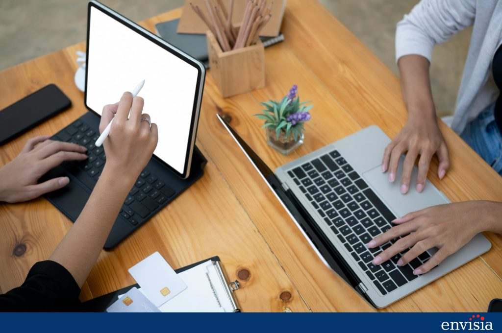 HR professionals setting anonymity thresholds in 360-degree feedback platforms